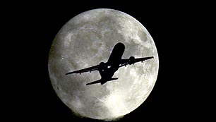 Wer in einer Flughafen-Einflugschneise lebt, hat es nicht immer ruhig. | (c) AP