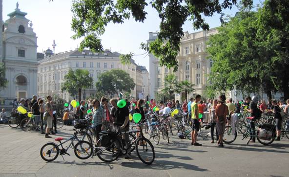 Rad-Demo am Karlsplatz Rad-Demo am Karlsplatz