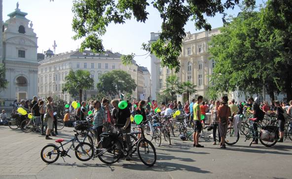 Rad-Demo am Karlsplatz